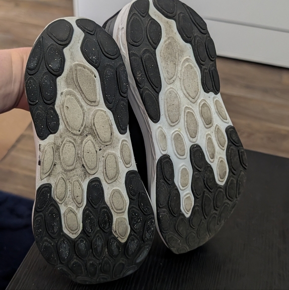 SEE NOTE: New Balance Black and White Fresh Foam Athletic Sneakers - Picture 7 of 8